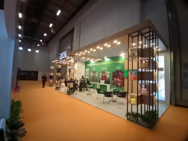 Lila Kağıt · Uluslararası İstanbul İplik Fuarı · 2024